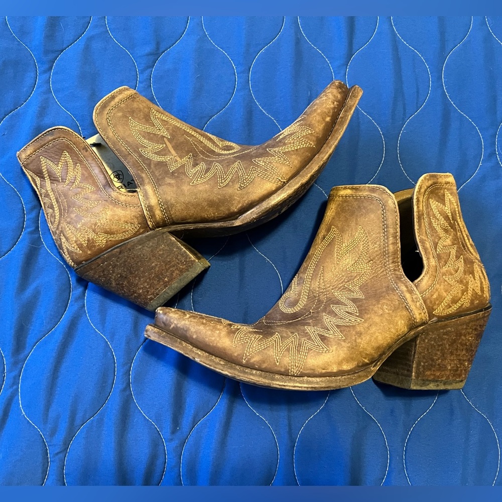 Ariat Dixon Naturally Distressed Brown Ankle Boot